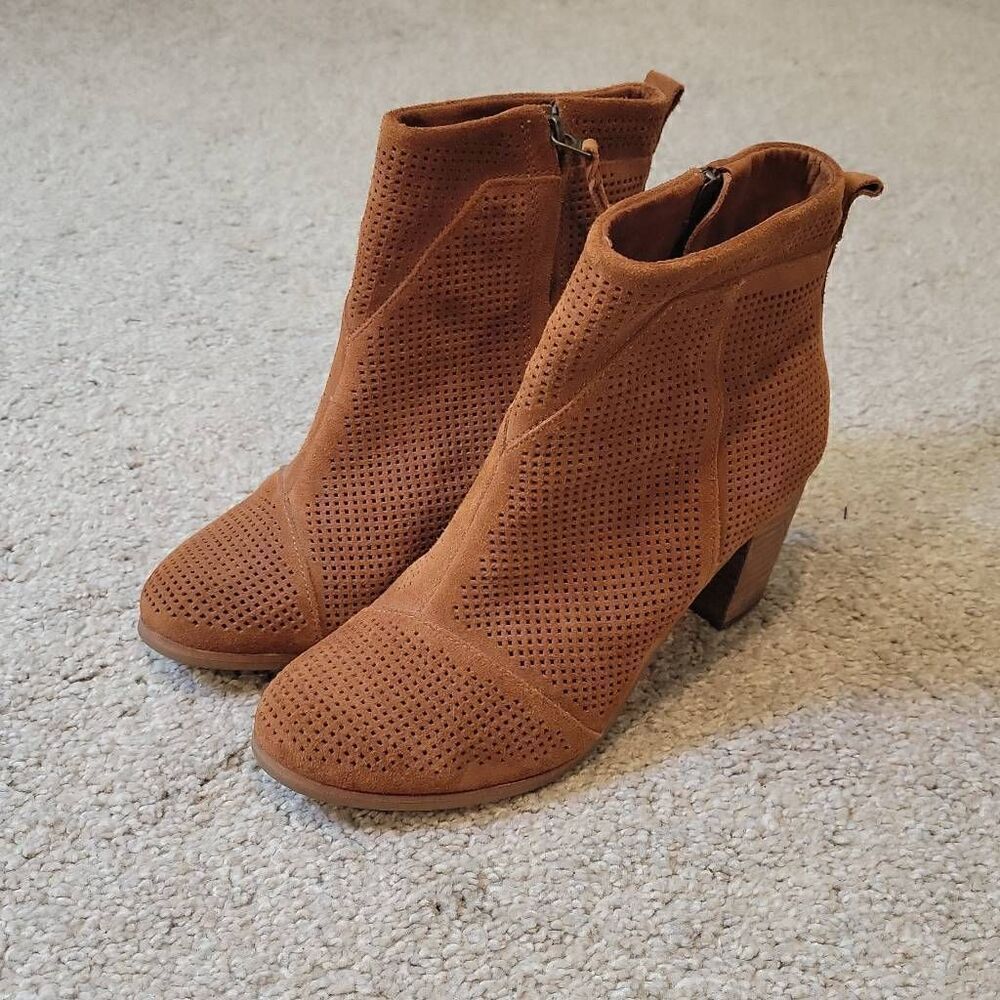 TOMS Ankle Booties Lunata Brown Suede Perforated Booties Size 7.5